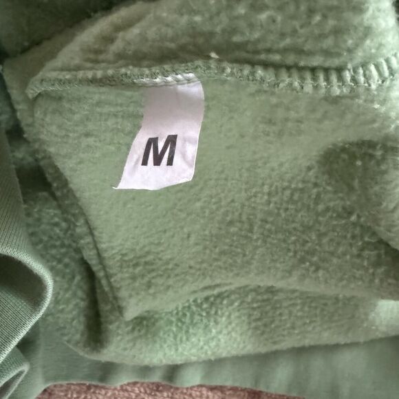 WeWoreWhat mid weight long sleeve oversized fit  sweatshirt - sage green M - Picture 6 of 9